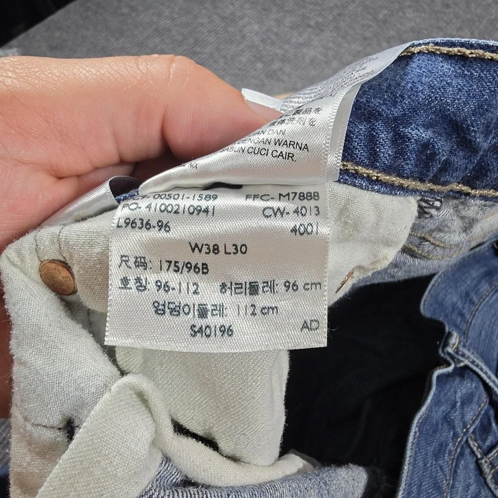 Levis 501 Jeans Mens 38x30 Blue Medium Wash‎ Straight Leg Button Fly Faded 36x28